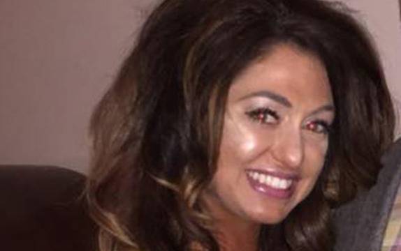 Застреляха с 6 куршума учителка, която прелъстила 17-годишен ученик