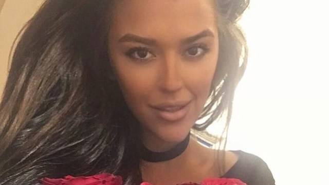 Кадри от архива: Вижте как изглеждаше Бориса Тютюнджиева като абитуриентка (СНИМКИ)