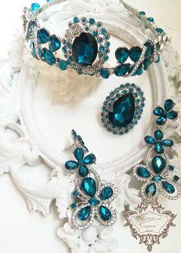 Луксозни дизайнерски корони и тиари за коса