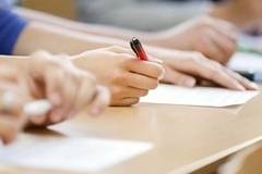 Днес е втората задължителна матура за зрелостниците и външното оценяване по математика за VII клас