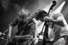 Пътешествие из стилове и емоции с 2Cellos