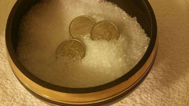 Поставете 3 монети в сол: Ето какво прекрасно нещо ще Ви се случи през годината!
