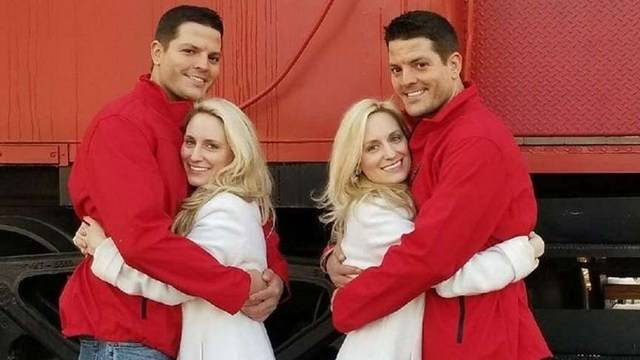 Идентични близнаци неочаквано срещнаха идентични близначки и се случи нещо удивително и трогателно (СНИМКИ)