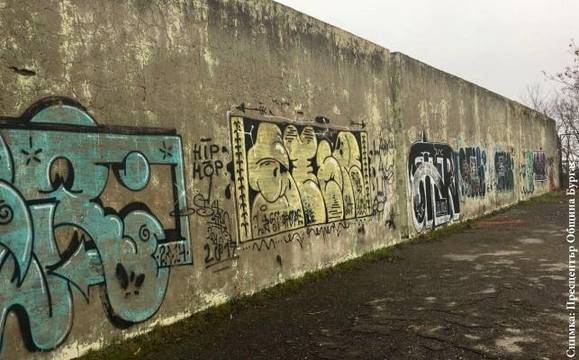 Възстановяват тенис стената в парк „Езеро“