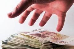 Жена открадна 30 бона от родителите на мъжа, с когото живеела на семейни начала