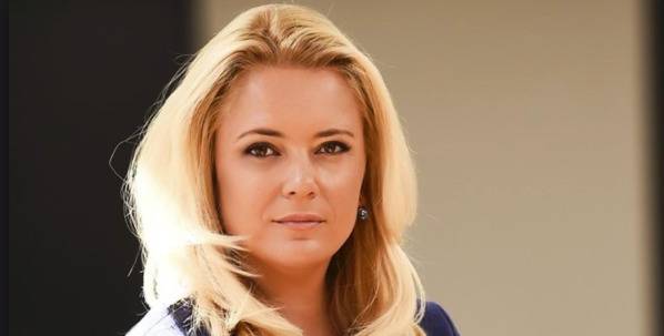 Лора Крумова слиза от ефир официално, бременна е