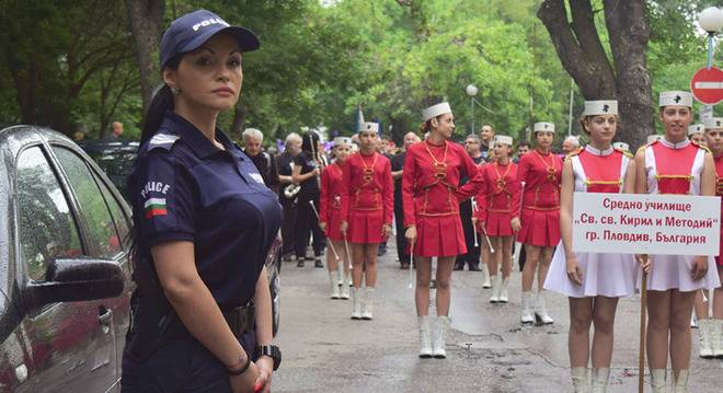 Разбра се коя е горещата полицайка от Пловдив, заради която десетки мъже поискаха да бъдат арестувани