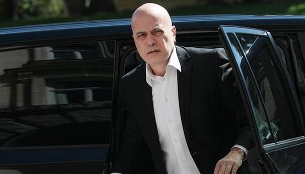 Стресът си каза тежката дума. Много тежки дни за Слави Трифонов, дори и не подозирате какво го сполетя