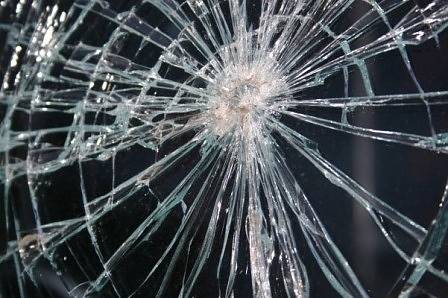 Шофьор на автобус загина след като катастрофира край Съединение