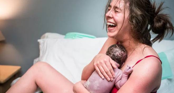 Секциото се смята за по-безопасно за бебето, а нормалното раждане – за майката
