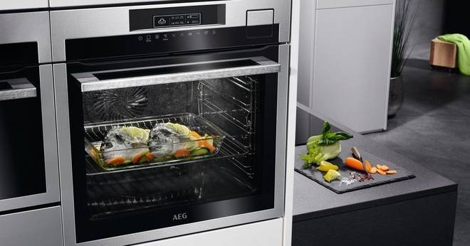 Спечелете комбинирана фурна с пара модел BSE882320M от AEG