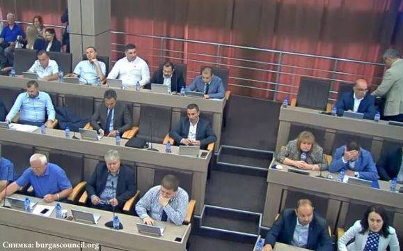 Заседанието на Общински съвет започна с излизането на Табаков от Реформаторски блок