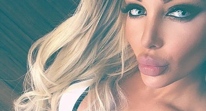 Плеймейтката Йоана Зисаки: Не искам мъж, който работи за 600 лв. заплата!