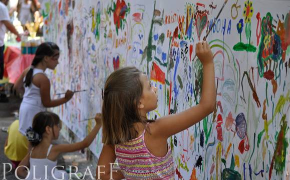 Юни чука на вратата – време е за традиционното маратонско рисуване пред Казиното