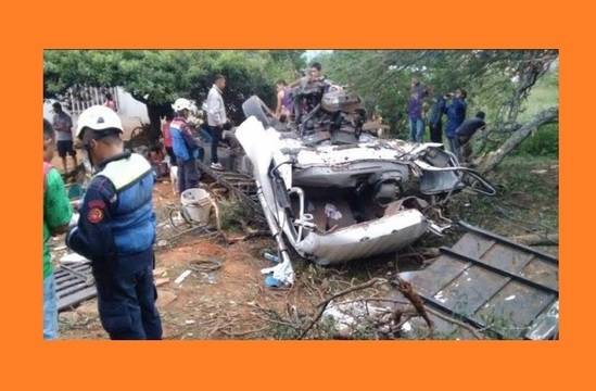 11 загинаха във Венецуела след падането на автобус в дере.