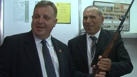 Красимир Каракачанов за Марешки: Да си пие хапчетата и да не се занимава с армията