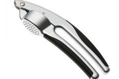 Преса за чесън Kinghoff KH 3406, 18 см, Дръжка със силиконово покритие, Инокс