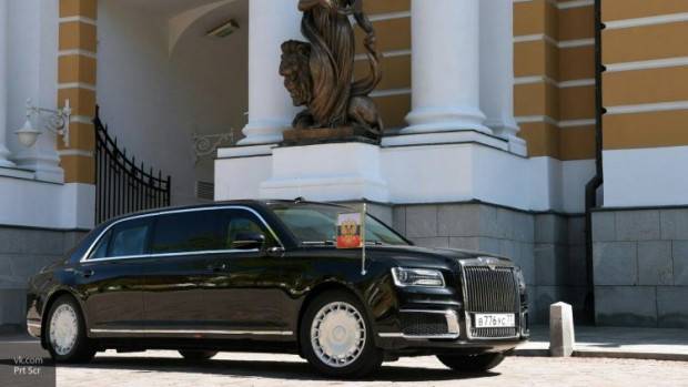 Путин се похвали на принц Нахаян с новата си кола „Кортеж“