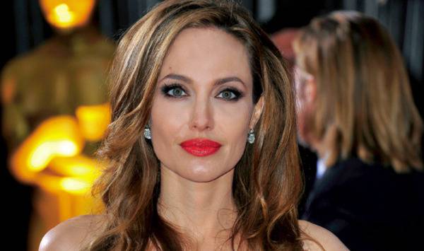 Прелестната Анджелина Джоли ще се снима в „Отдръпни се“ („Come away“)