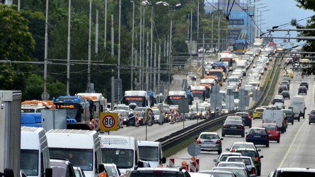 До кога ще търпим Приеха на първо четене данък „стар автомобил“! Плащаме 1000 лева на година!