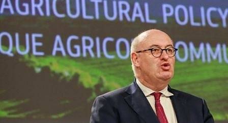 Еврокомисарят по земеделие Фил Хоган на посещение в България