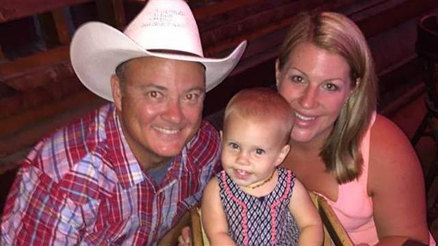 Тя прошепнала на мъжа си, че е бременна, целунала го по челото и затворила ковчега-И представа си нямала, какво я очаква!