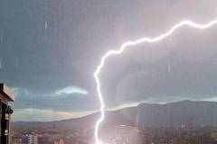 Жълт код за обилни валежи и гръмотевици в 13 области на страната за утре – 6 юни
