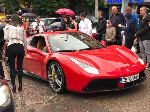 От кон до ферари, от трактор до ламборгини! Най-атрактивните автомобили на балове 2018! МНОГО СНИМКИ