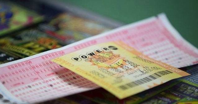 Продавач върна забравен лотариен билет с печалба от 1 милион долара на разсеян клиент