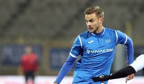 Пробват Ейолфсон като десен бек – SportVox