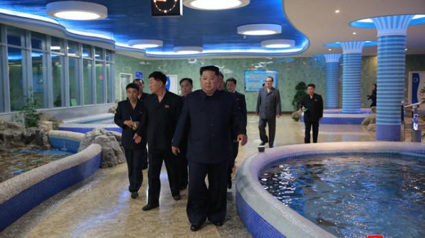 Ким Чен Ун хапна в нов рибен ресторант