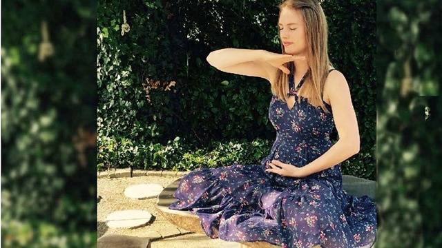 Млада жена намира щастието, след дълги години тормоз и подигравки (част 1) (фотогалерия)