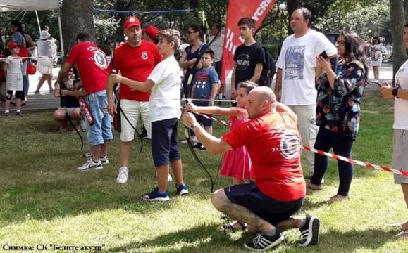 Бургаски майстори на лъка взеха участие в „България спортува“
