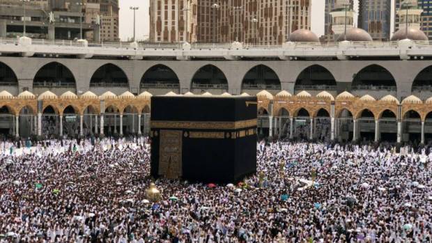 Французин скочи от Голямата джамия в Мека и умря