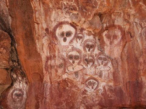 Мистериозните скални рисунки Уанджина в Австралия