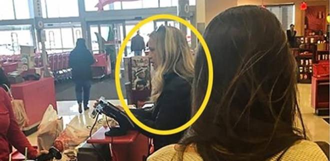 Женен мъж случайно срещнал в магазина жената на своите мечти. Последвалото след това можем да му простим!