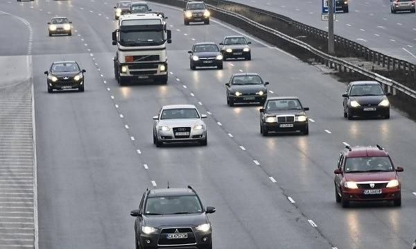 Еврокомисията одобрява екотакси за старите камиони и автобуси