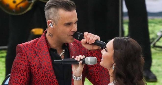 ПЕВИЦАТА, КОЯТО ПЯ С РОБИ УИЛЯМС НА ОТКРИВАНЕТО НА МОНДИАЛ 2018