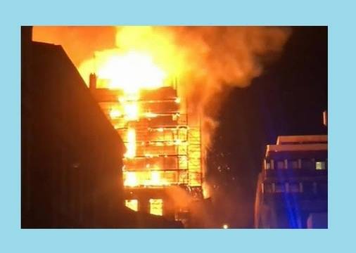 Огромен пожар в Художествената гимназия на Глазгоу, Шотландия.