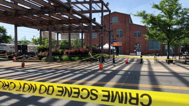 1 убит и 22 ранени при стрелба на арт фестивал