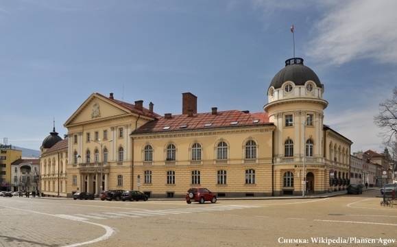 Метеоролозите от НИМХ излизат на ефективен протест пред БАН