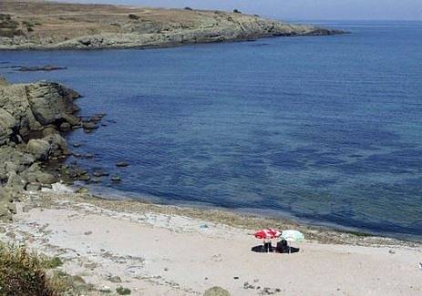 Млада жена от Русе спечели търга за плажа на Варвара, чадърът ще струва 15 лв.