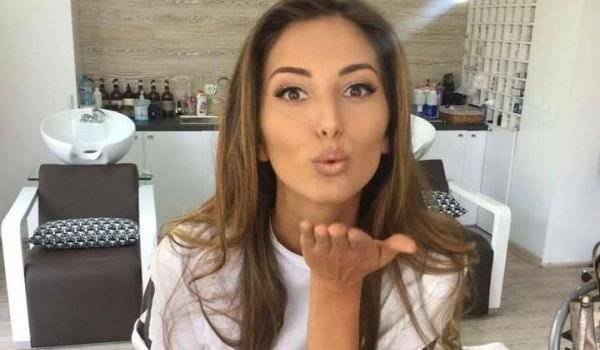 Алекс Богданска с гореща снимка