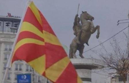 Македонският парламент разгледа договора с Гърция за новото име