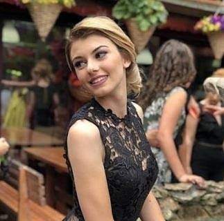 Ето я най-красивата абитуриентка на 2018 (СНИМКИ)