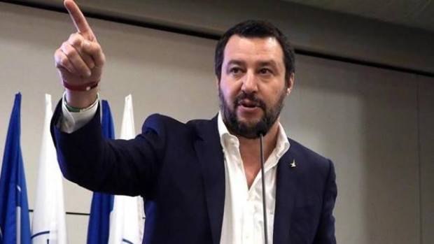 Италия ще брои ромите крадци и просяци, после ще ги депортира