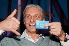 Мъж надхитри системата по изумителен начин! От банката полудяха, че някой ги прецака с техните номера