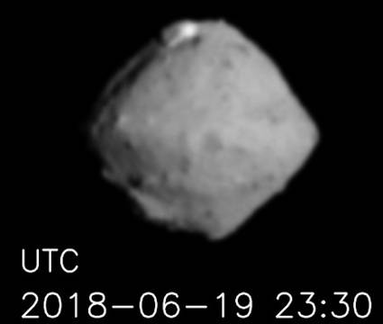 Последните снимки на астероида Рюгу разкриват един малък, но комплексен и интересен свят