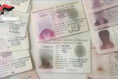 Карабинери разбиха македонска банда за трафик на хора с фалшиви български паспорти