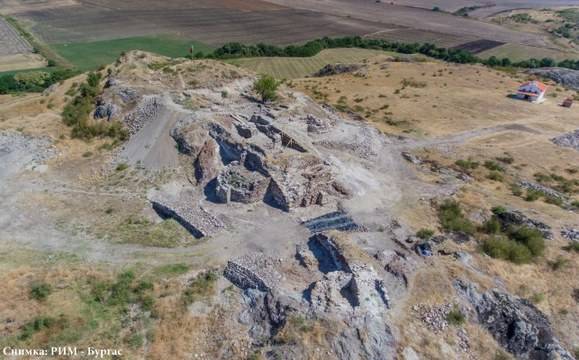 Започна археологическото лято на крепостта Русокастро